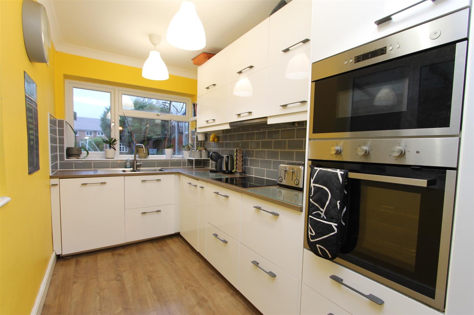 4 bed property in Spencer Street, Kidderminster